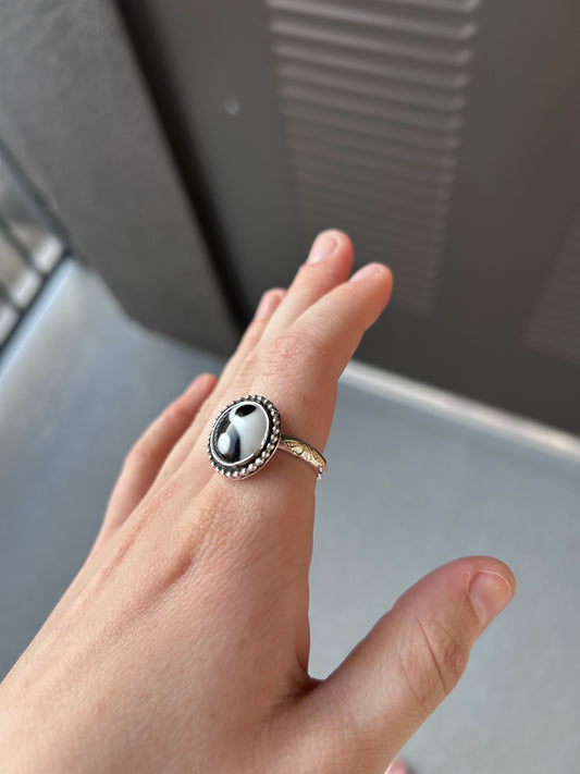 Yin-yang ring